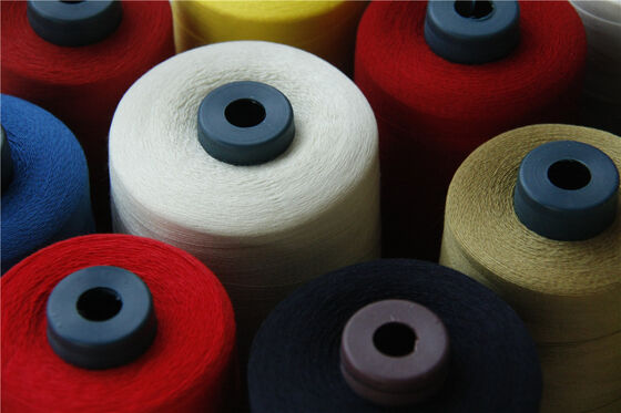 Ανθεκτικό στη φλόγα νήμα ραπτικής αραμίδης μετααραμίδης ευέλικτη ανθεκτική στη θερμότητα ισχυρή κατάλληλη για βιομηχανικά υφάσματα