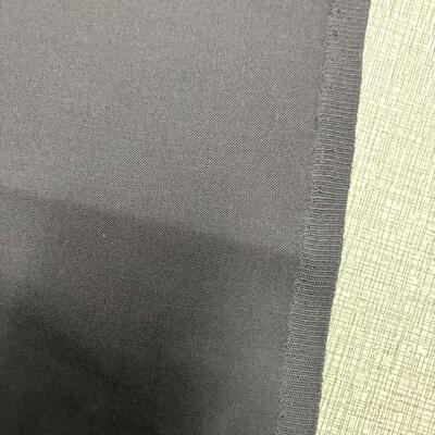 Μακρότητα κυλίνδρου 100m Προσαρμοσμένο ύφασμα αραμίδης προσφέροντας θερμική σταθερότητα 260C 15 τοις εκατό Ιδανικό για πυρόστατα ρούχα